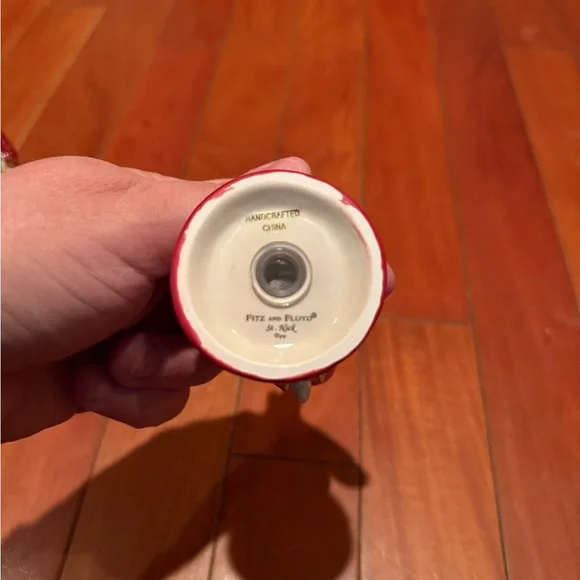 Fitz and Floyd Festive Santa and Reindeer Set salt and pepper shakers - Picture 5 of 6